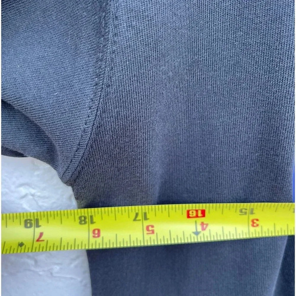 Nike Mens Olivia Kim Peace Sign NYC Long Sleeve T shirt Off Noir Sz Small - Picture 8 of 8